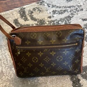 LV bag 1 **Vintage LV Sport Pouchette Wristlette